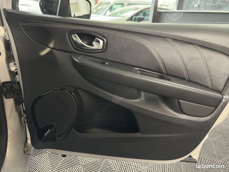 Renault CLIO IV 1.5 DCI 110CH ENERGY INITIALE PARIS 5P GARANTIE 60 MOIS POSSIBLE (image 19)
