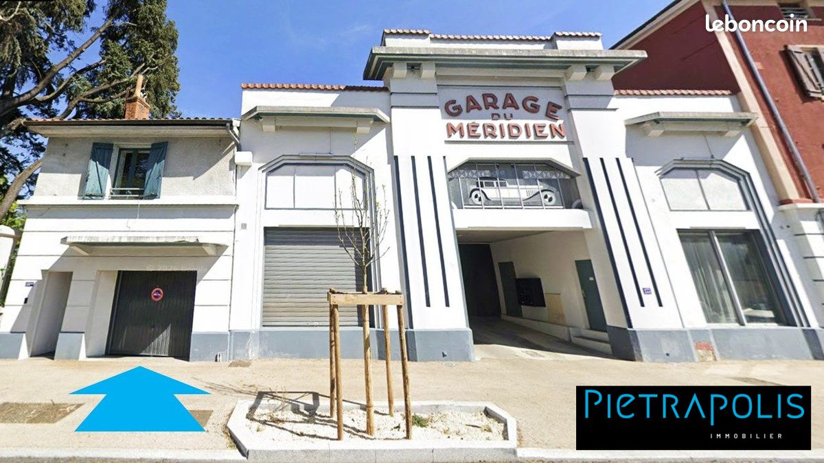 Parking 13 m² · à Charbonnières-les-Bains · 13 m² · 45 000 €