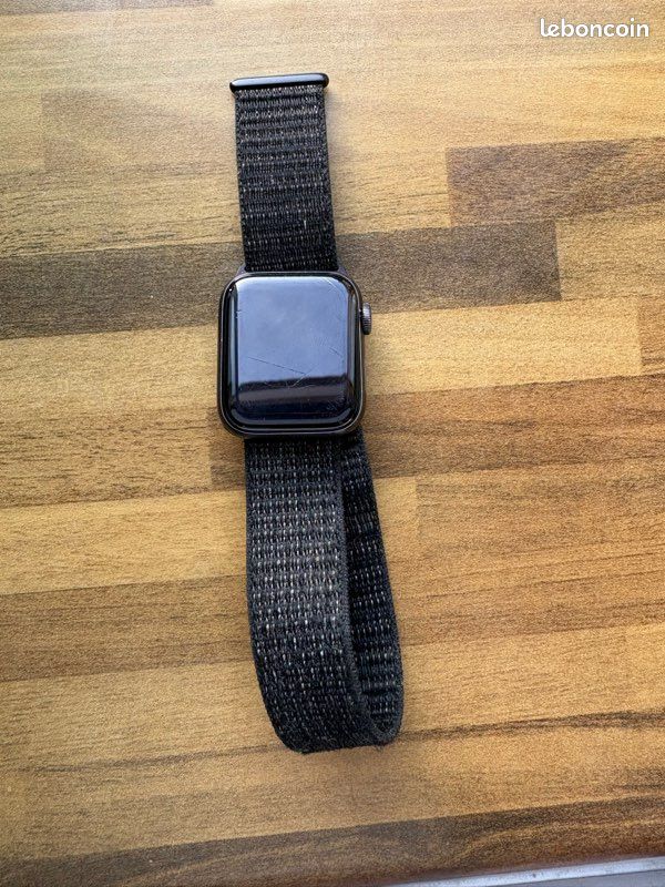 Vend montre Apple Watch série 6 (image 1)