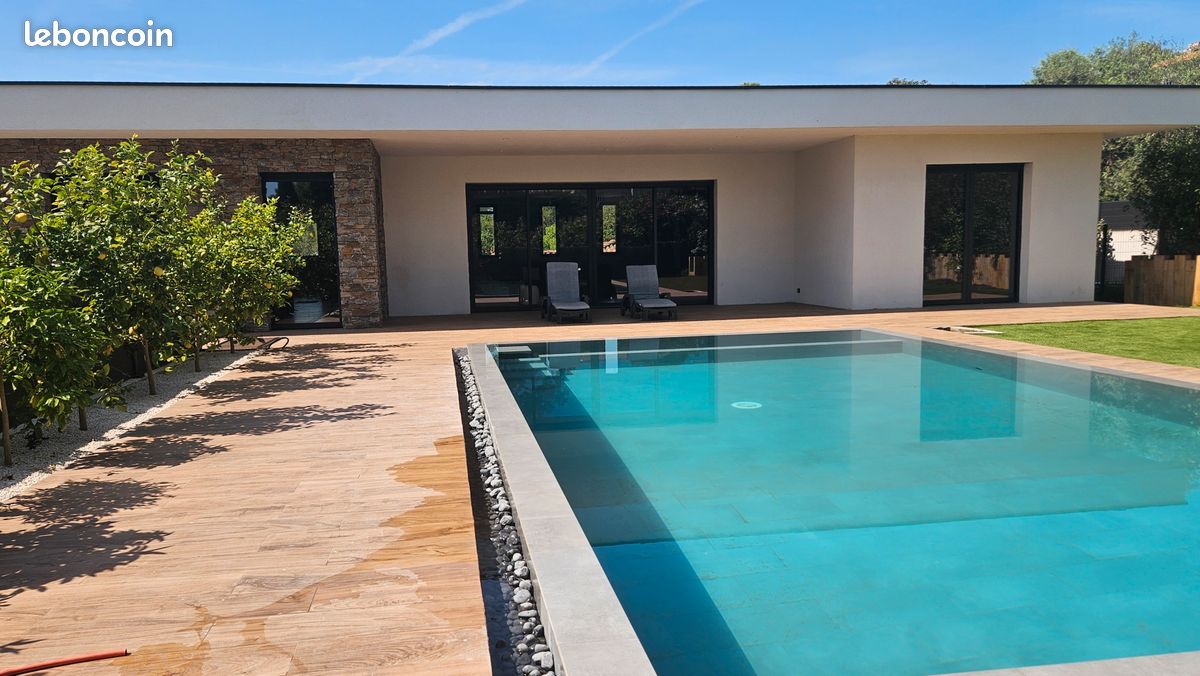 Maison 6 pièces 245 m² · à Fréjus · 245 m² · 1 490 000 €