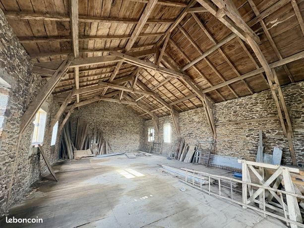 Grange 3 pièces 300 m²