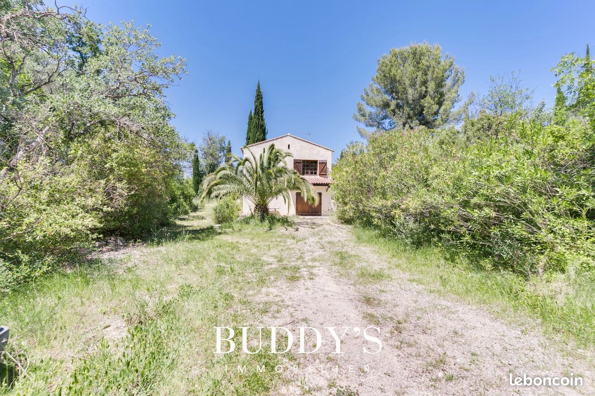 Maison 4 pièces 94 m² · au Castellet · 94 m² · 550 000 €
