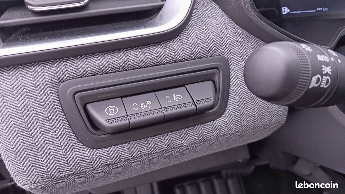 Renault clio e tech full hybrid 145 ch gsr2 techno (image 30)