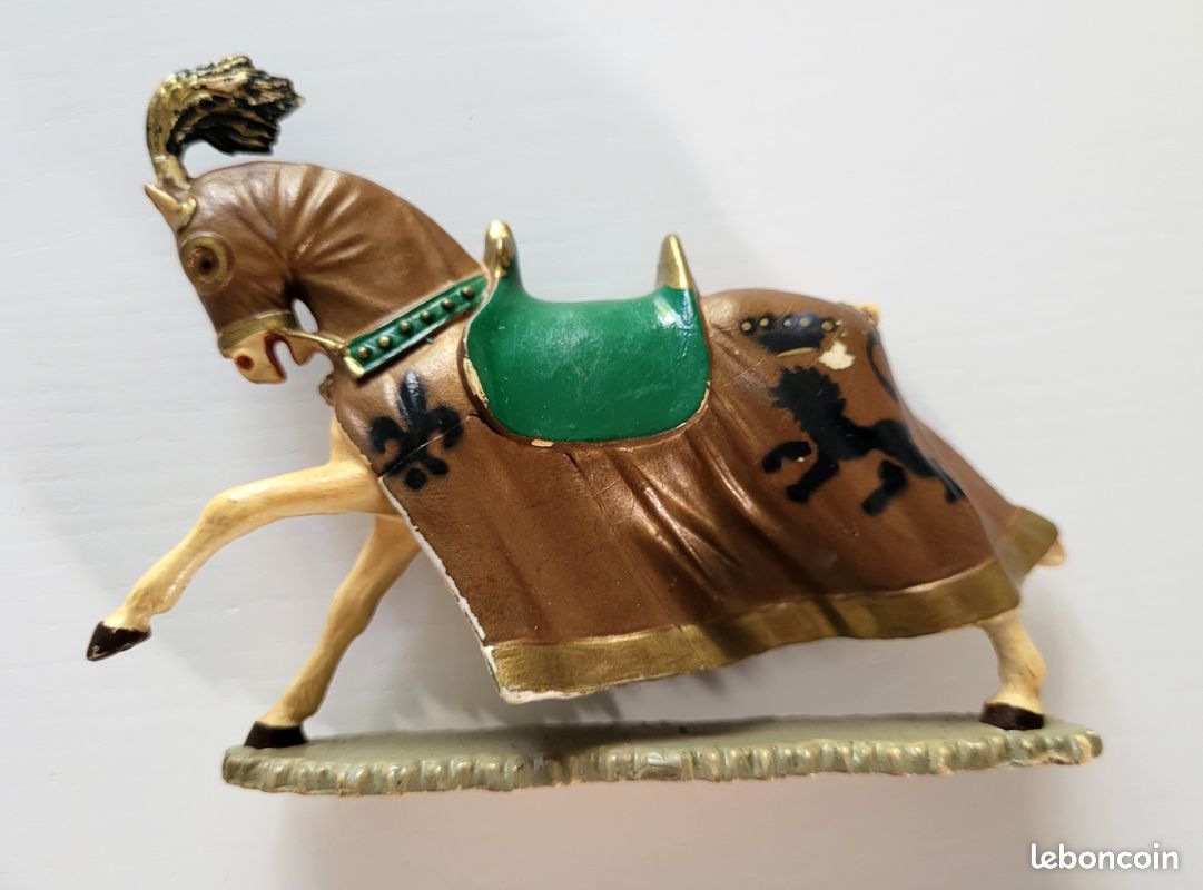 Starlux cavalier moyen age lance et armure - Collection