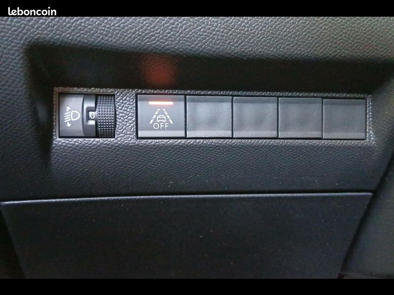 Peugeot 208 Electrique 50 kWh 136ch Allure Pack (image 25)