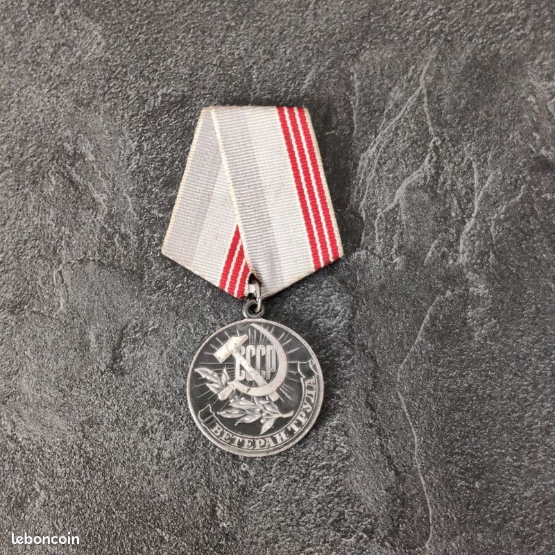 Médaille du travailleur vétéran de l'Union Soviétique (image 1)