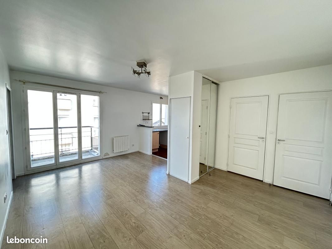 Appartement 2 pièces 42 m² · à Châtillon · 42 m² · 987 €