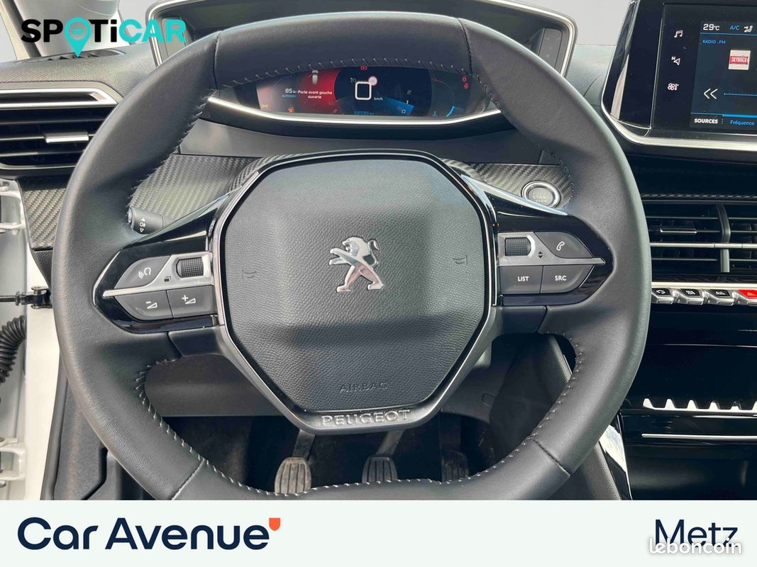 PEUGEOT 208 PureTech 100 S&S BVM6 Allure Pack (image 10)