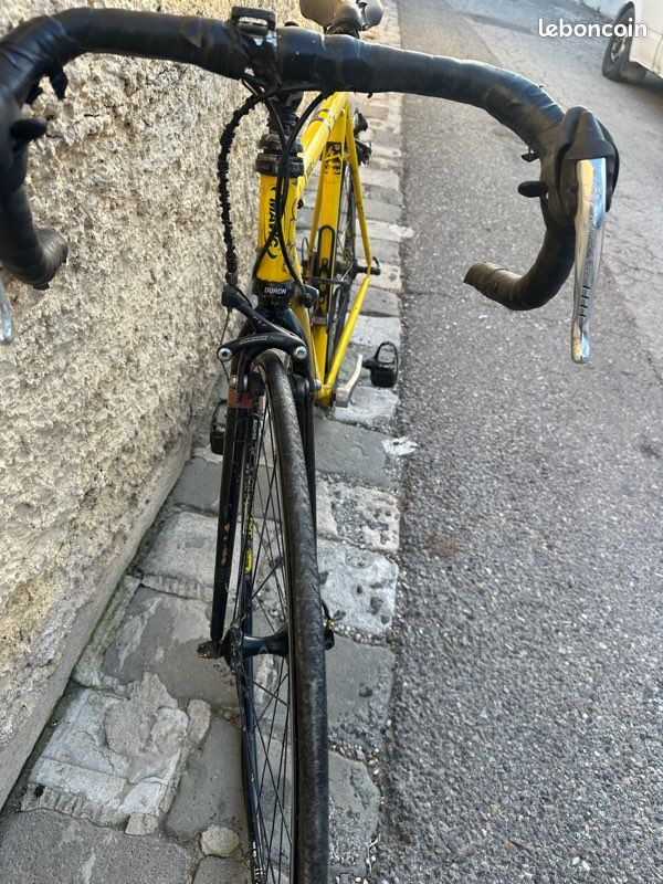 Vélo de route 700c*500mm cadre en alliage de haute qualité fourche en carbone à droite Vélo de route de couleur bleu noir - Chine Vélo de route, vélo de route