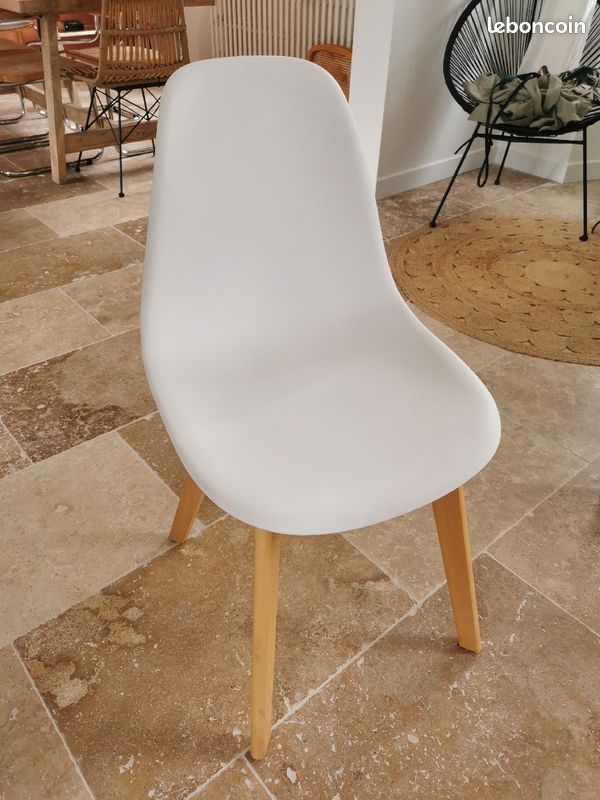 Chaise scandinave (image 1)