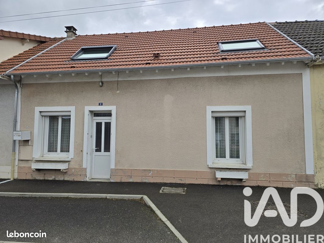 Maison 4 pièces 97 m² · à Villiers-Saint-Georges · 97 m² · 135 000 €