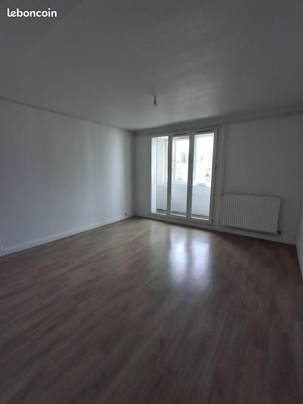 Appartement 4 pièces 64 m² · à Voiron · 64 m² · 612 €
