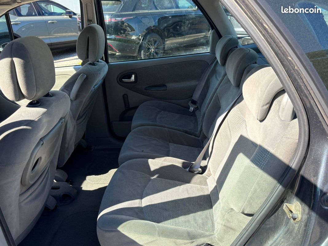 RENAULT Scenic 1.9 dCi 120 Pack Expression (image 18)