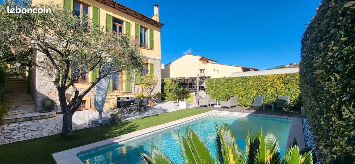 Maison 5 pièces 155 m² · à La Roquette-sur-Siagne · 155 m² · 698 000 €