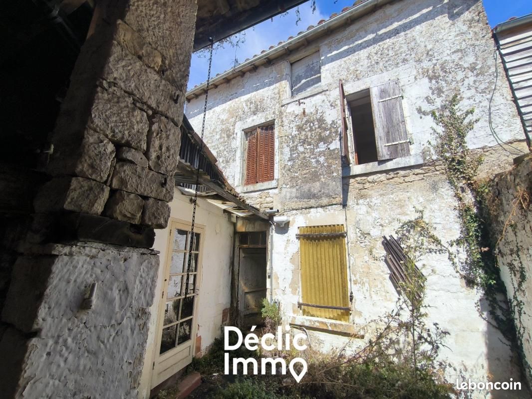 Maison 4 pièces 106 m² · à Celles-sur-Belle · 106 m² · 85 000 €