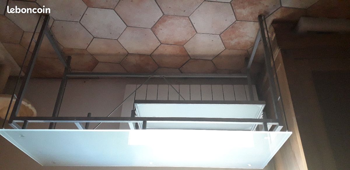 Bureau en verre (image 1)