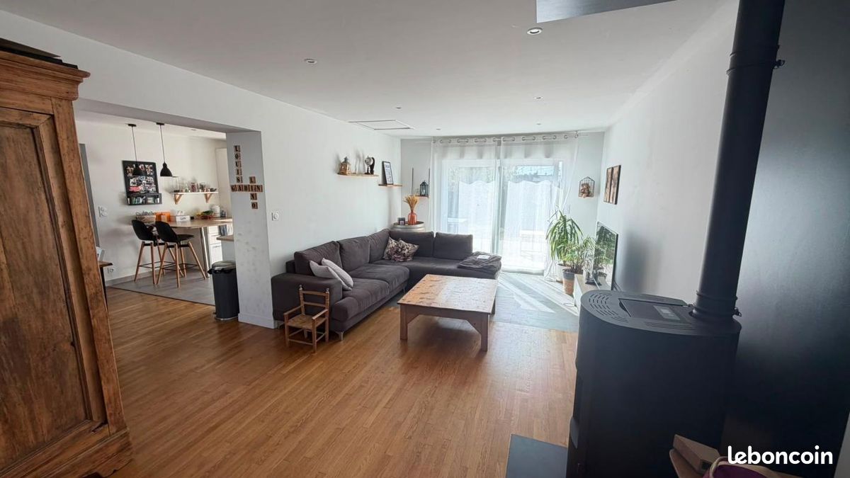 Maison 6 pièces 149 m² · à Saint-Renan · 149 m² · 1 350 €/mois