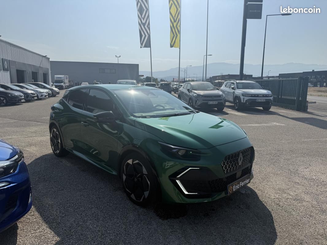 Renault Clio 6 1.8 E-TECH FULL HYBRID 160 TECHNO JANTES 18' RYTHMIC (image 3)