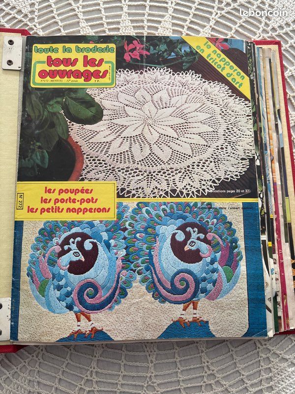 Lot de 12 magazines toute la broderie tous les ouvrages (image 1)