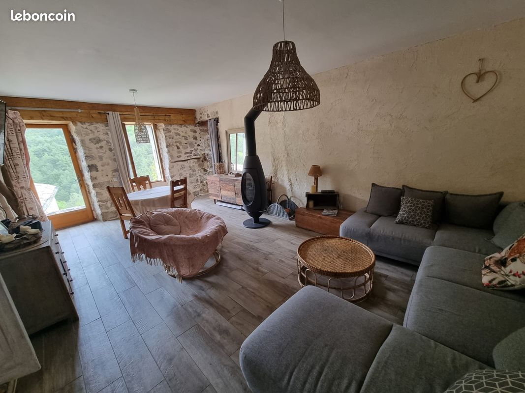 Maison 7 pièces 204 m² · à La Piarre · 204 m² · 255 000 €