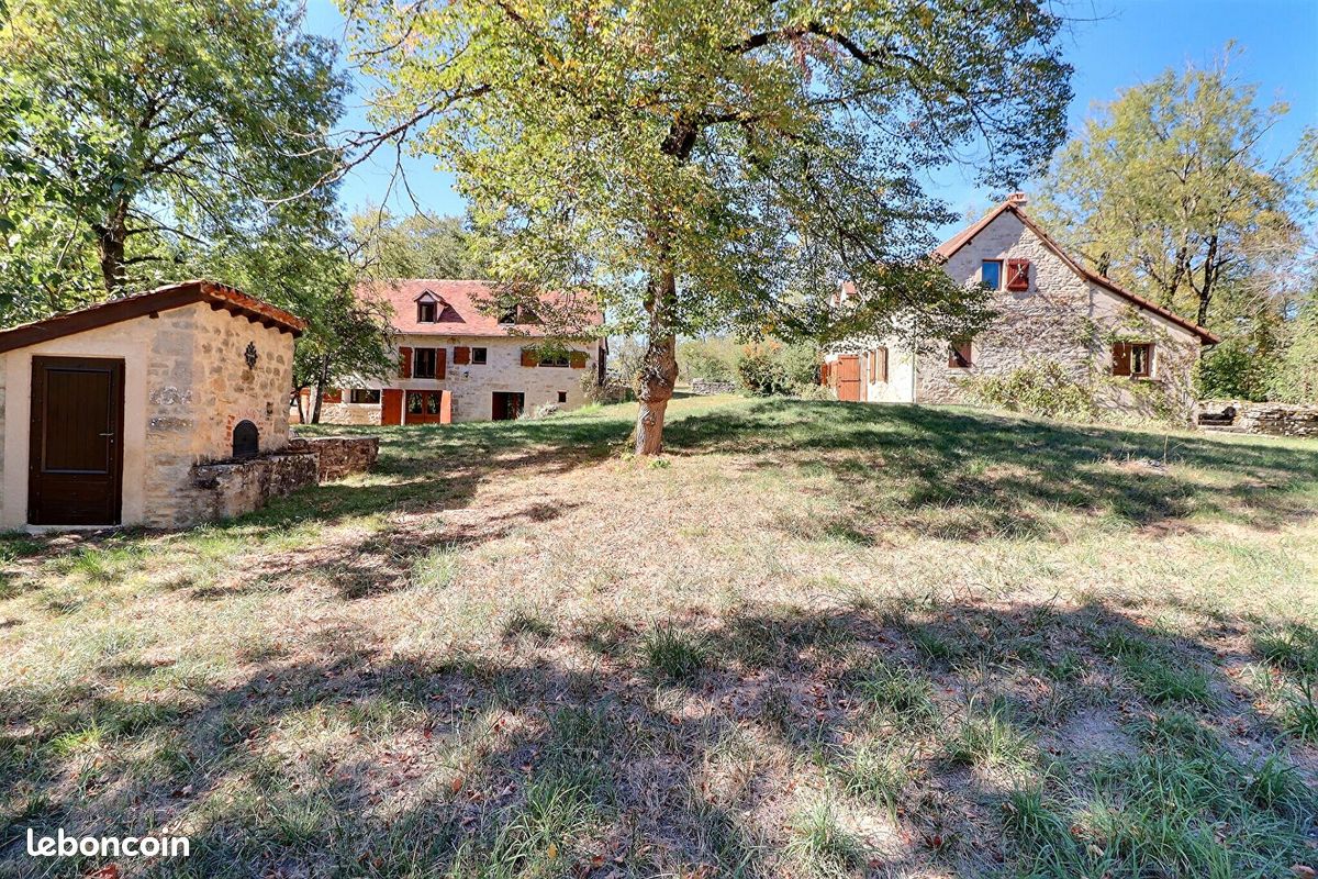 Maison 12 pièces 228 m² · à Villeneuve · 228 m² · 296 300 €