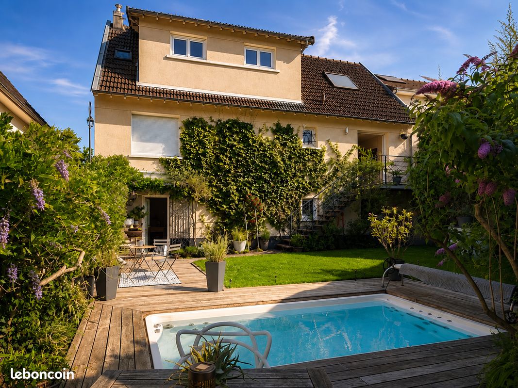 Maison 8 pièces 208 m² · à Chaville · 208 m² · 1 490 000 €
