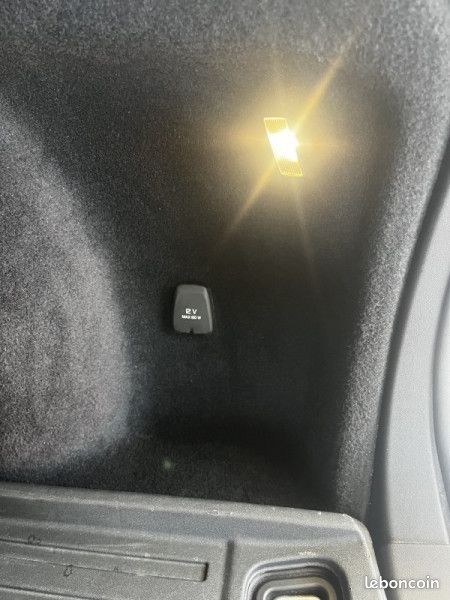 Volvo V60 D3 150CH ADBLUE MOMENTUM GEARTRONIC (image 18)