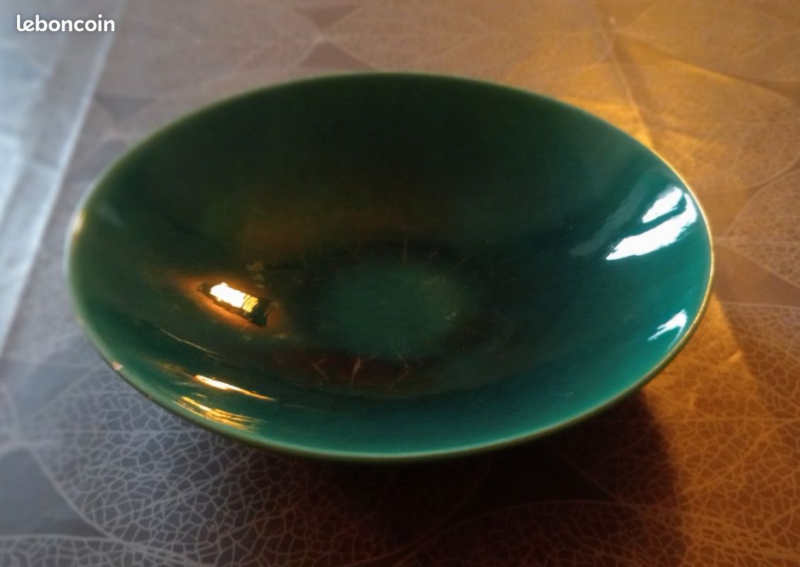 Annonce réservée à "Mercredi" Assiettes creuses en faïence de Charolles - Lot de 12 pièces (image 1)