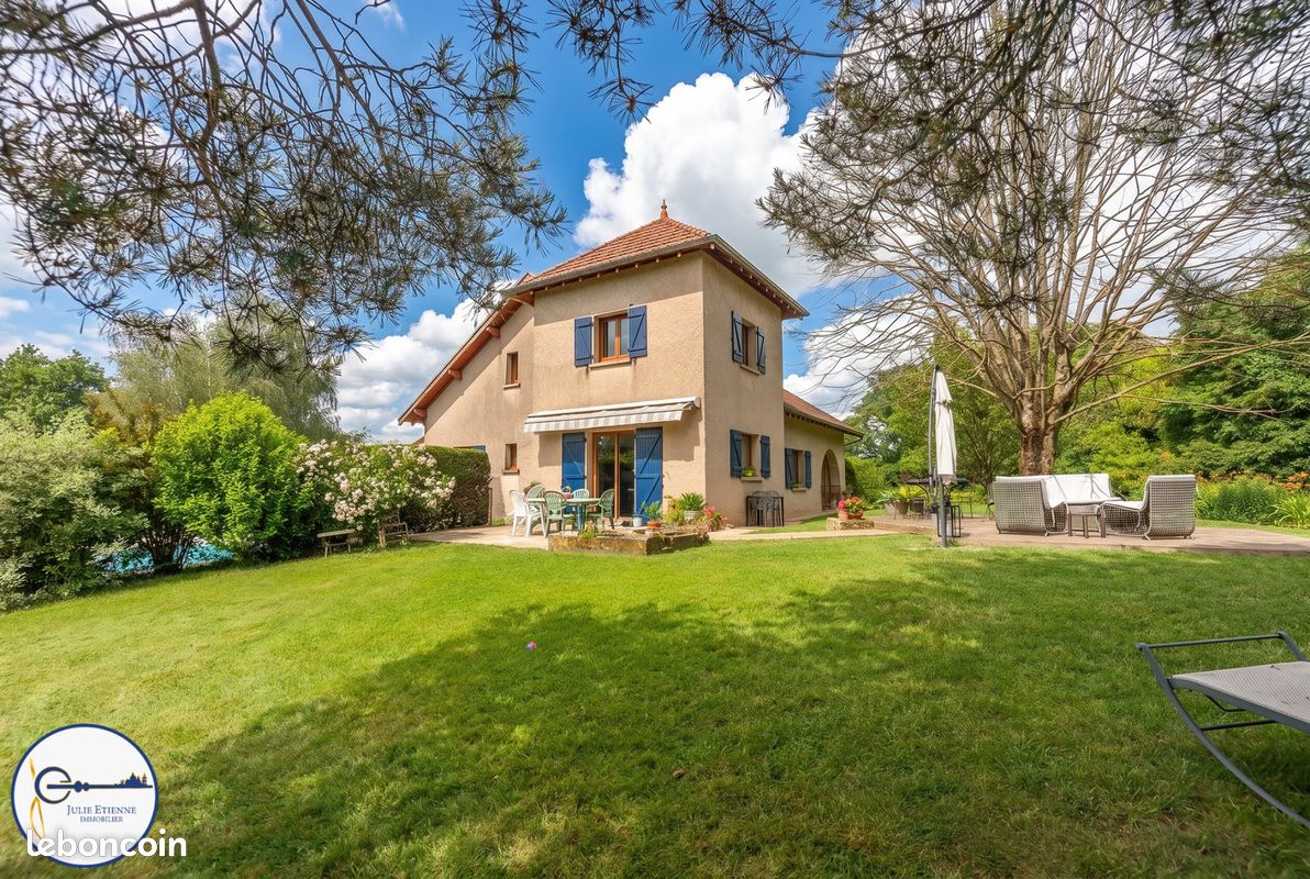Maison 15 pièces 224 m² · à Longchamp · 224 m² · 690 000 €