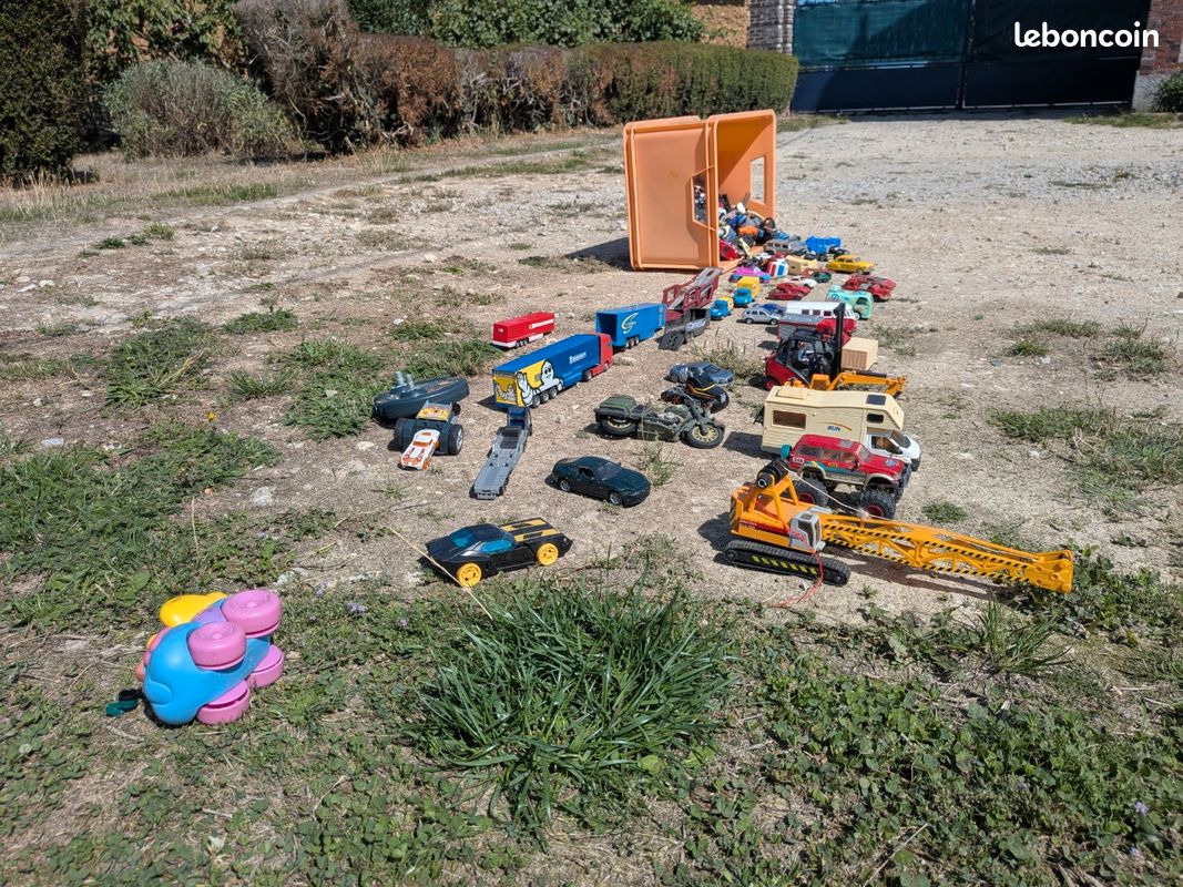 Lot de petite voiture (image 3)