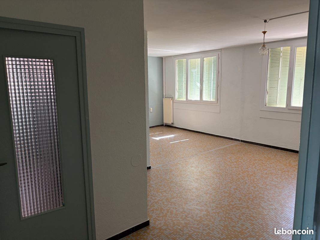 Appartement 5 pièces 70 m² · à Pont-Saint-Esprit · 70 m² · 660 €/mois