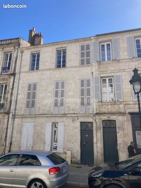 Immeuble 264 m² · à Rochefort · 264 m² · 536 700 €