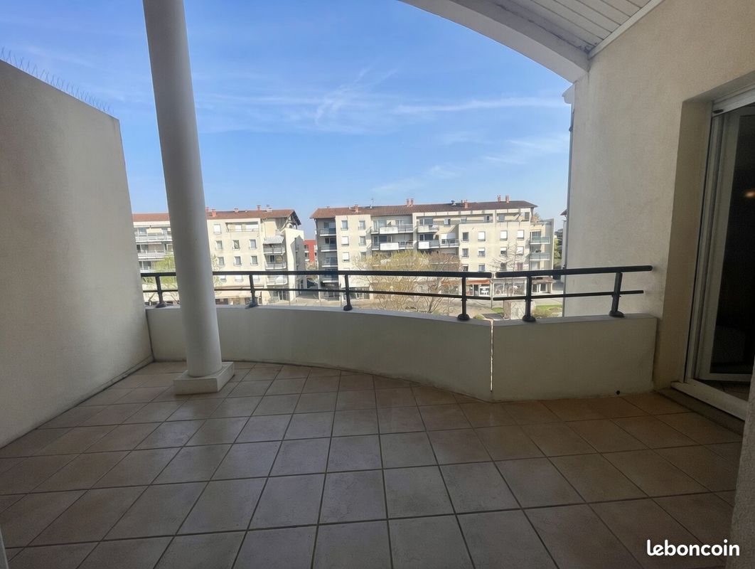 Appartement 3 pièces 104 m² · à Craponne · 104 m² · 1 371 €/mois