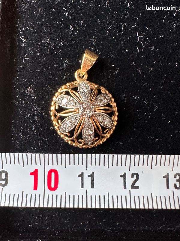 Pendentif or et diamants ancien (image 2)