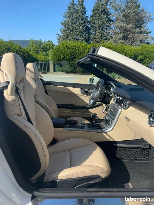 MERCEDES SLC 180 1.6 i 16V BlueEFFICIENCY 156 ch FASCINATION (image 18)