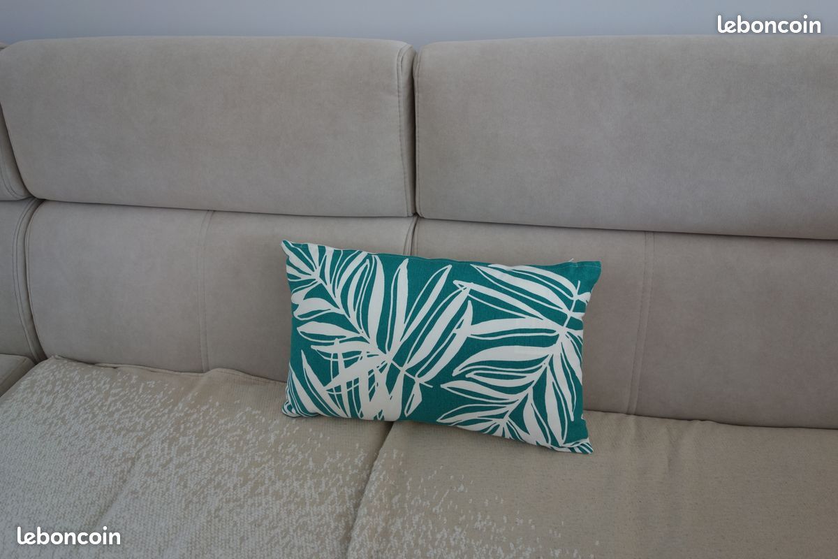 Coussin motif feuillage blanc et vert 30x50 cm - Maisons du Monde - Très bon état (image 2)