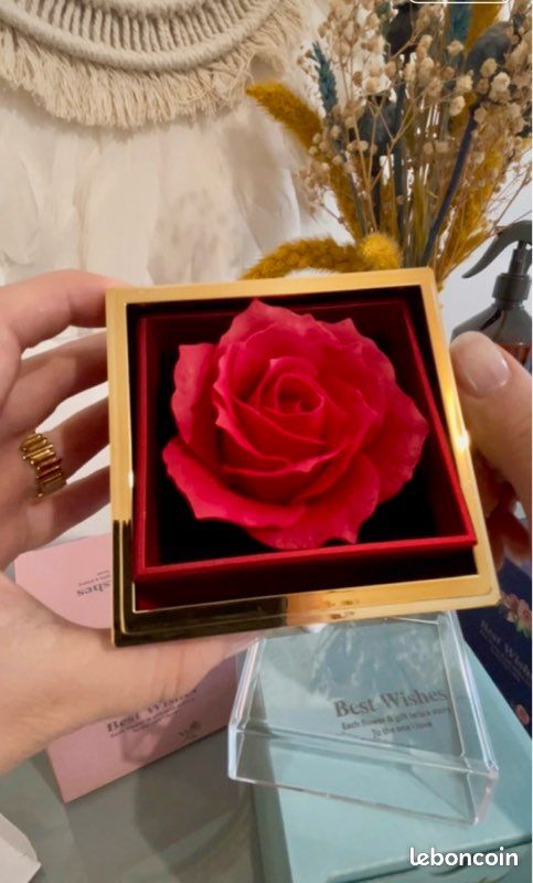 Coffret St Valentin à offrir - Rose Eternelle et Bijou collier (image 5)