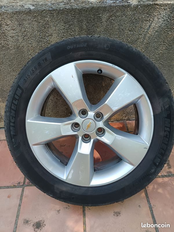 Roue 215/55/R18 (image 1)