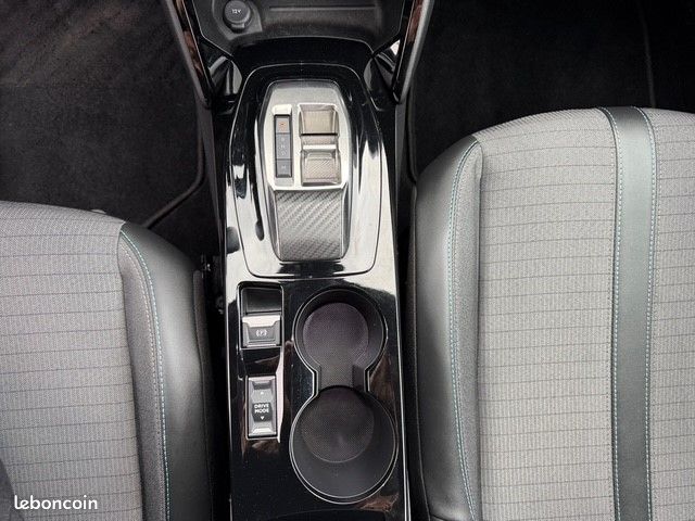 Peugeot 2008 BlueHDi 130CV EAT8 Allure Pack (image 16)