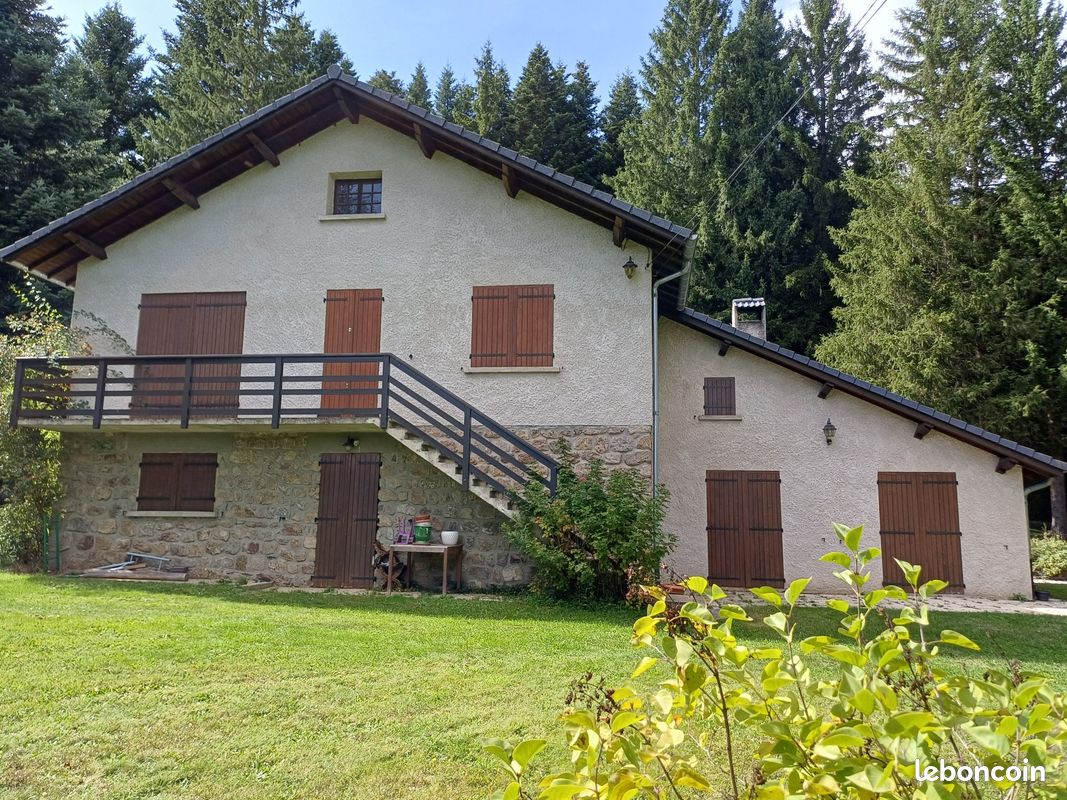 Maison 11 pièces 200 m² · à Chenereilles · 200 m² · 256 000 €