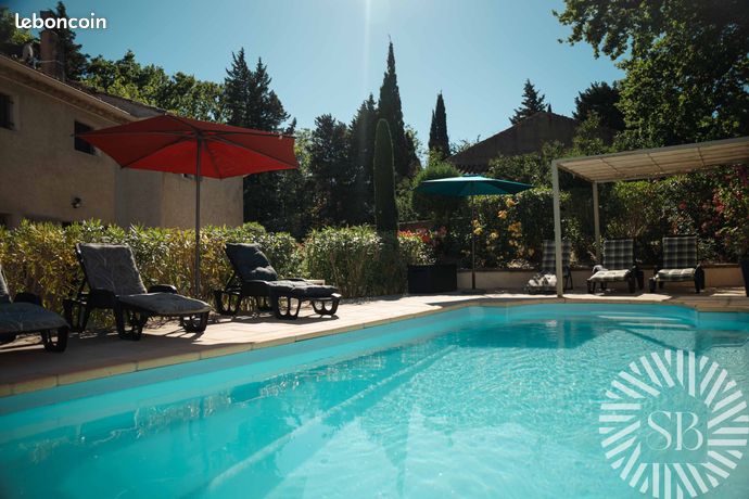Mas 8 pièces 275 m²
