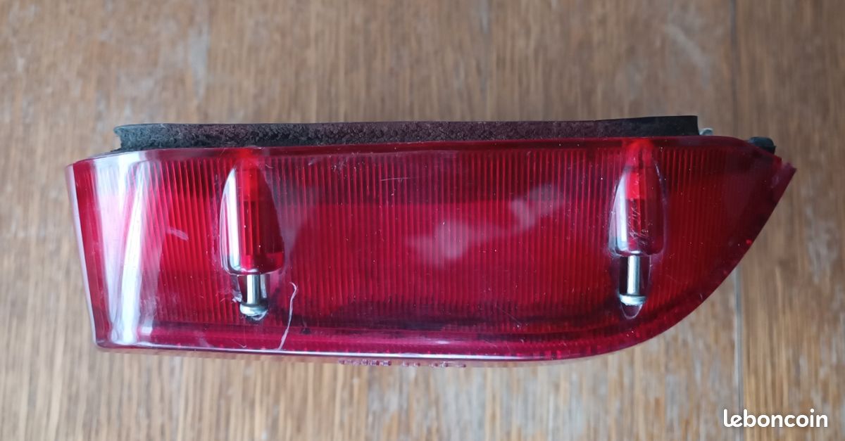 Cabochon de feu ARD Peugeot 205 (image 2)
