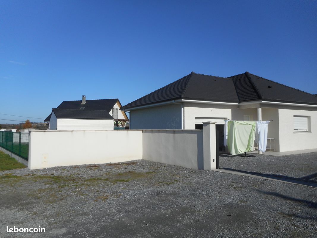 Maison 4 pièces 100 m² · à Uzein · 100 m² · 950 €