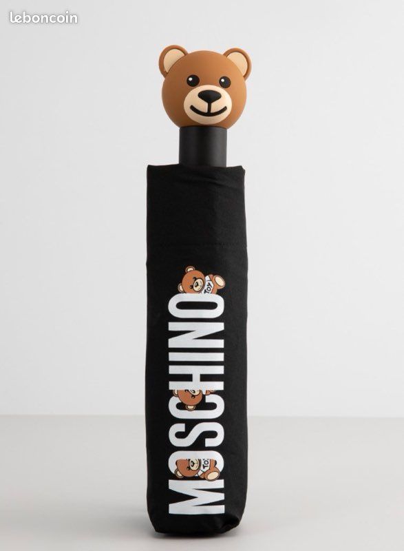 La nueva fragancia de Moschino toma forma de oso de peluche
