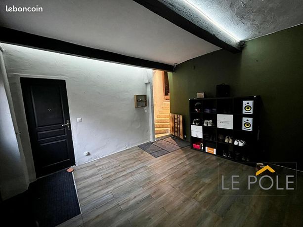 https://img.leboncoin.fr/api/v1/lbcpb1/images/da/89/e5/da89e5b1502eb0d25018344b567018b485ce40d9.jpg?rule=ad-image