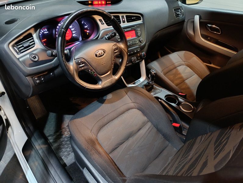Kia PRO CEE'D 1.6 GDI 135CH (image 8)