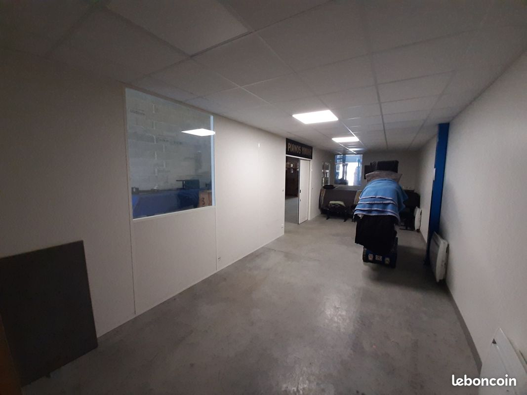 Local 260 m² SAINT HERBLAIN (image 3)