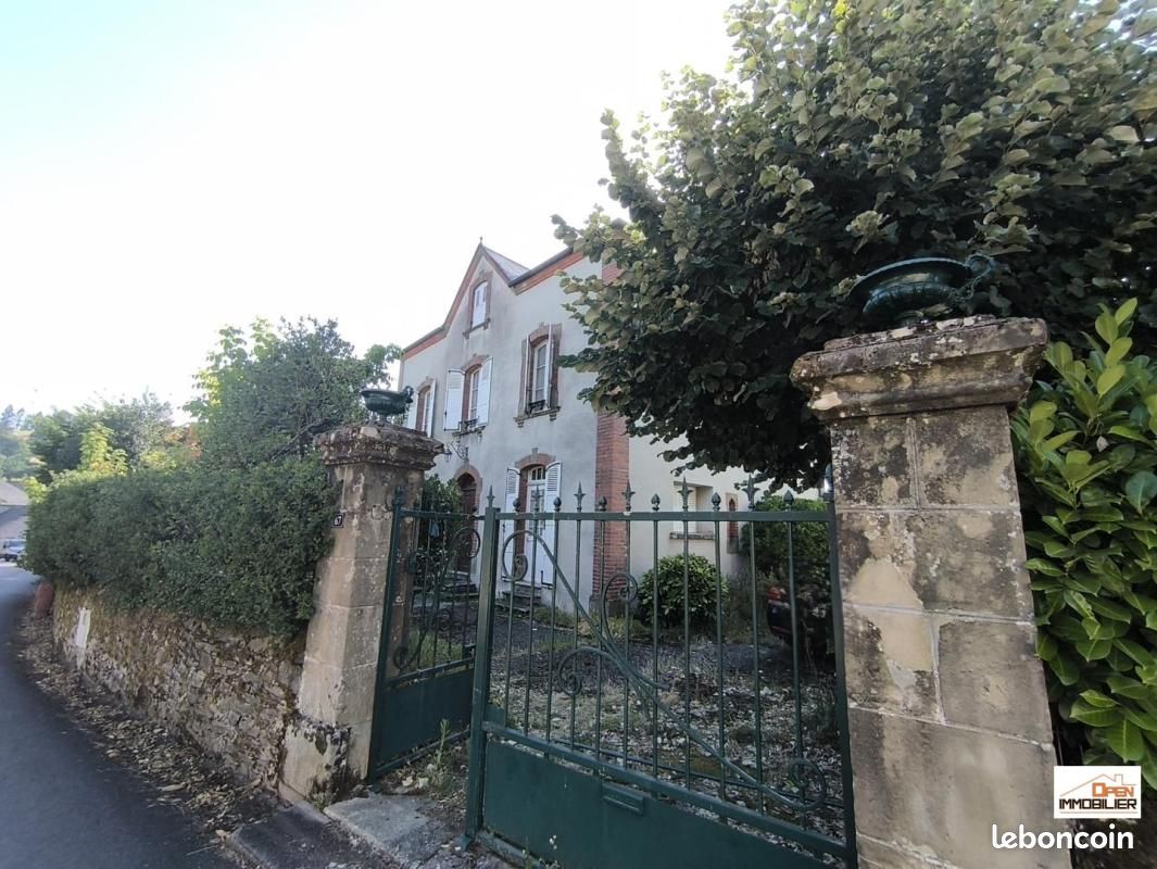 Maison 9 pièces 188 m² · à Dampniat · 188 m² · 240 000 €