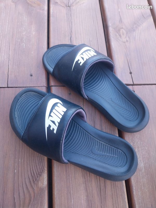 Claquette Nike (image 1)