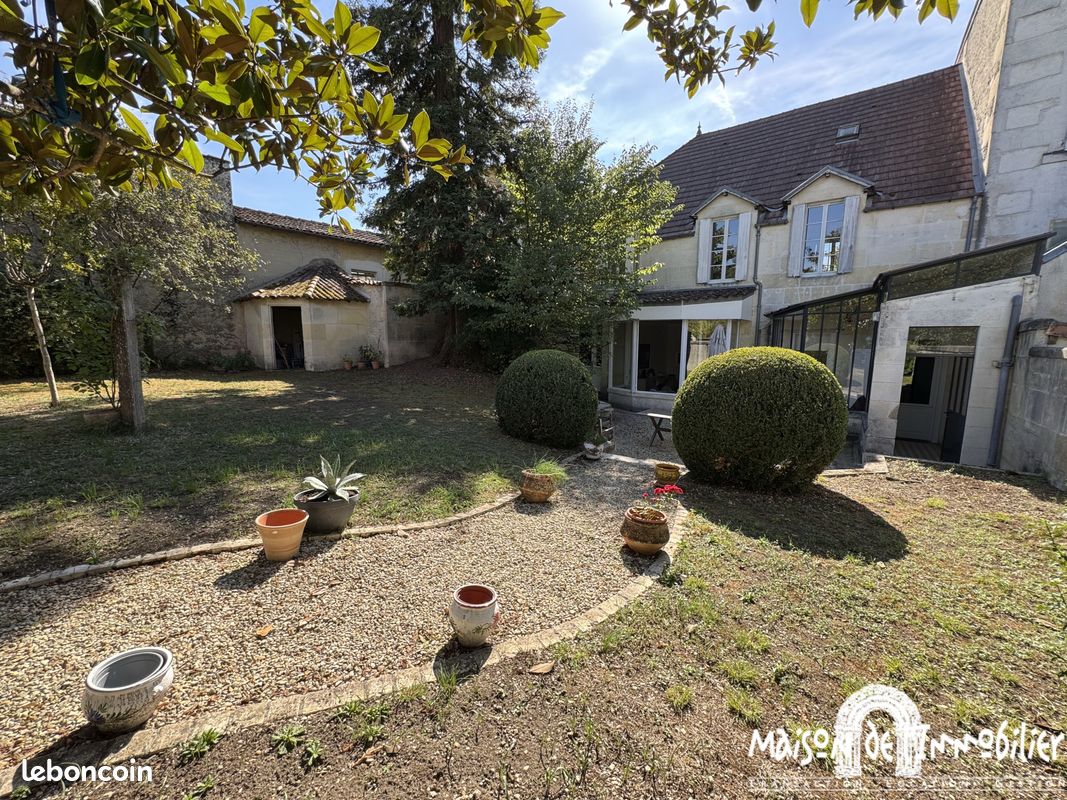 Maison 8 pièces 251 m² · à Cognac · 251 m² · 556 500 €